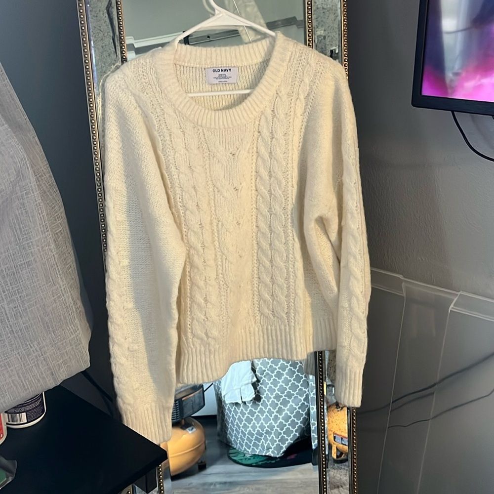 Old Navy Ladies petite medium soft knit sweater